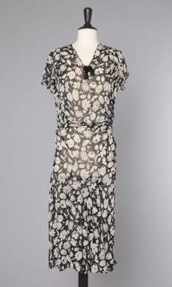 n2162_robe_en_mousseline_imprimee_noire_et_blanche_1930_pic001