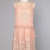 n2170_robe_en_mousseline_de_soie_rose_incrustee_de_motifs_en_dentelle_argente_bis_1925_pic001