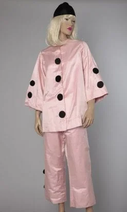 Costume de pierrot en satin duchesse rose
