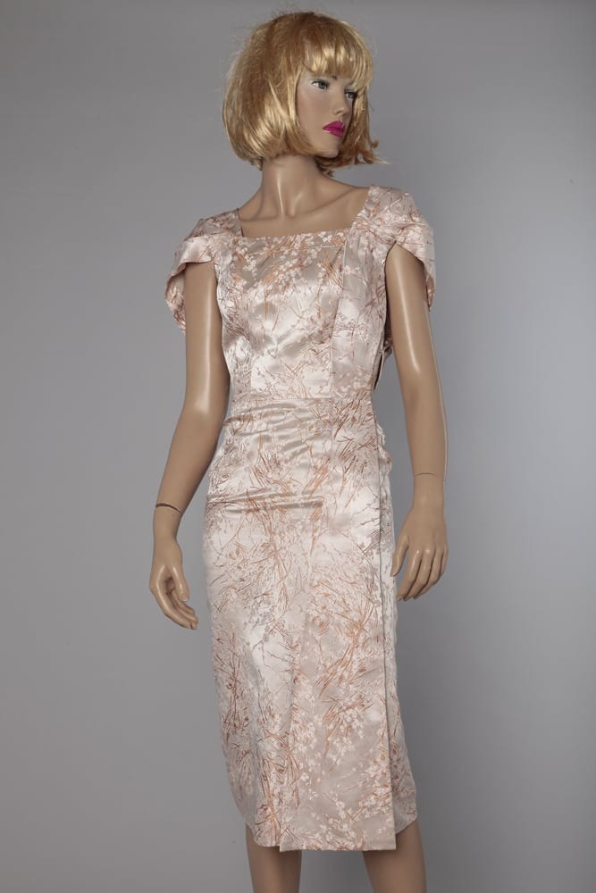 n2255_robe_1960_satin_damasse_jacquart_taille_34_36_001