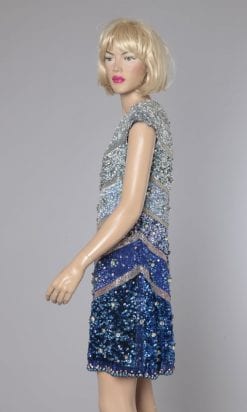 n2301_robe_entièrement_brodee_de_perles_et_paillettes_bleues_1960_t38_pic001