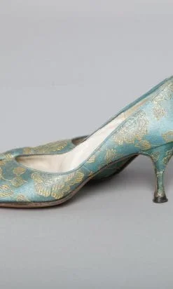 n2460_paire_de_chaussures_en_satin_bleu_lame_or_schiaparelli_pic002
