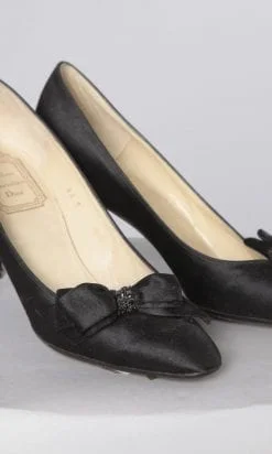 n2462_paire_de_chaussures_en_satin_noir_christian_dior_pic001