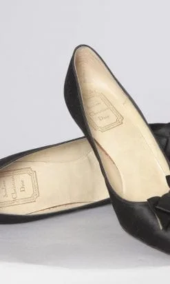 n2462_paire_de_chaussures_en_satin_noir_christian_dior_pic001