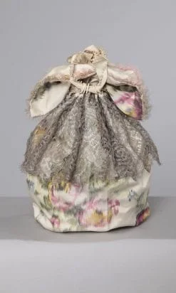 n2718_sac_soie_et_dentelle_argentee_19eme_pic001