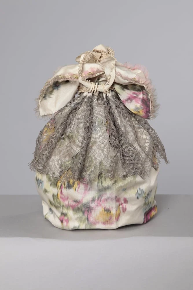 n2718_sac_soie_et_dentelle_argentee_19eme_pic001
