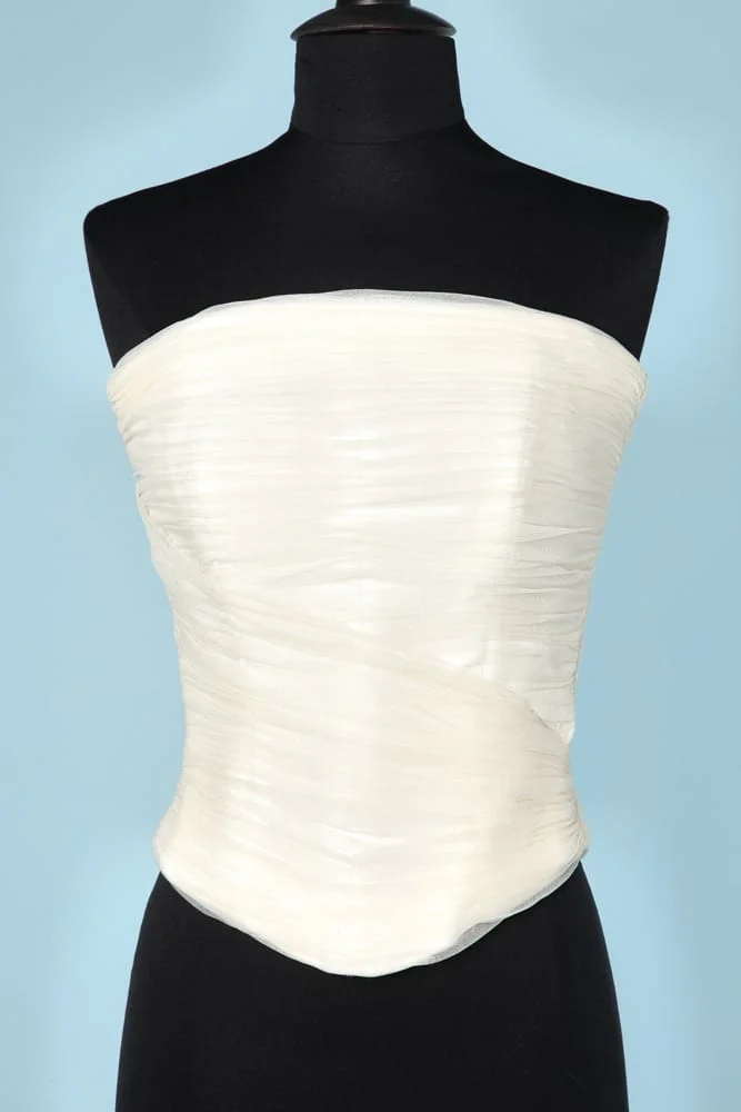n5497_bustier_satin_recouvert_bousseline_blanche_plissee_fermeture_boutons_dos_taille_36_pic004