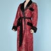 n5510_peignoir_homme_1950_satin_rouge_jacquard_chinoisant_parements_satin_noir_pic004