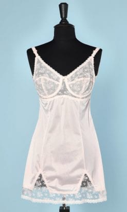 Combinaison soutien gorge en nylon blanc 1960