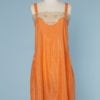 Combinaison 1920 orange et dentelle brodée de fleurs