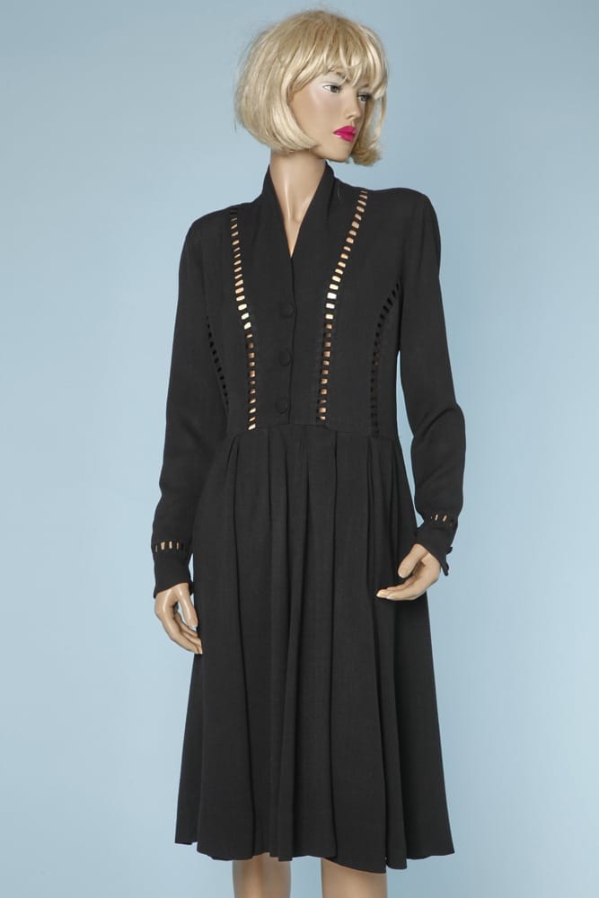 Robe en crêpe noir 1940 jours échelle