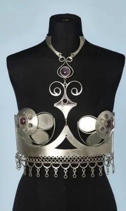 Corset bijoux en métal vers 1970