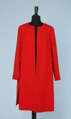 Manteau en  jersey de laine rouge griffé Michèle Morgan