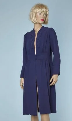 Manteau en crêpe bleu brodé 1940