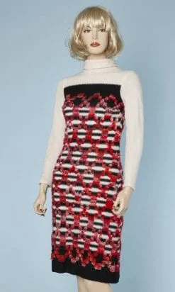 Robe en tricot blanc rayé noir jacquard de bouclettes rouge et orange