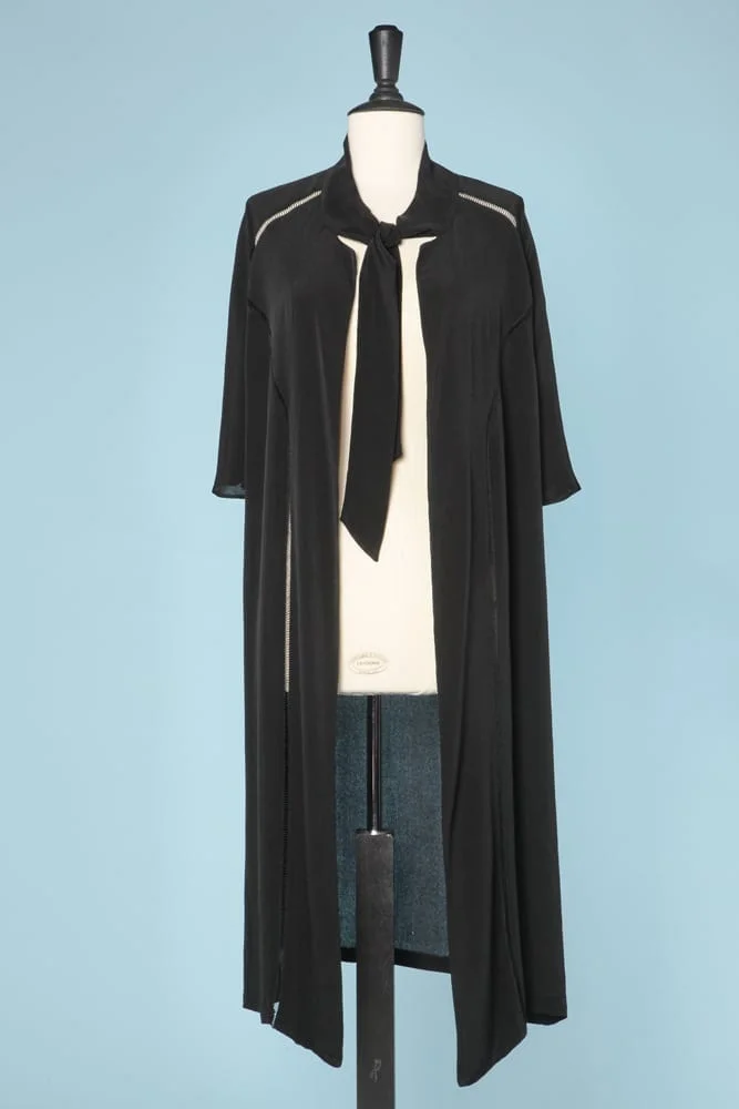 Manteau en crêpe noir 1920 ajouré