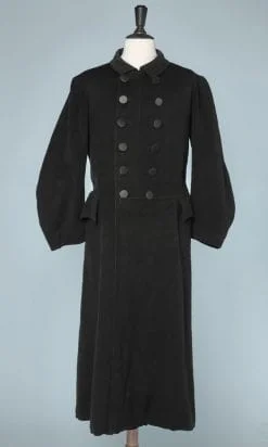 Manteau d'homme en lainage noir d'époque XIX