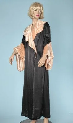 Manteau 1925 en satin de soie noir et velours de soie rose
