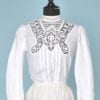 Chemisier 1900 en coton blanc plissé et dentelle
