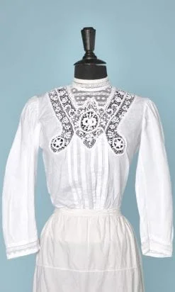 Chemisier 1900 en coton blanc plissé et dentelle