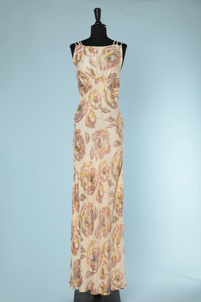 n5834_robe_longue_satin_soie_ivoire_1930_imprimee_grosses_fleurs_fronces_sous_poitrine_taille_36_pic001