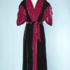 n5857-robe_longue_1930_velours_soie_noire_rose_ceinture_dore_taille_38_40_pic001