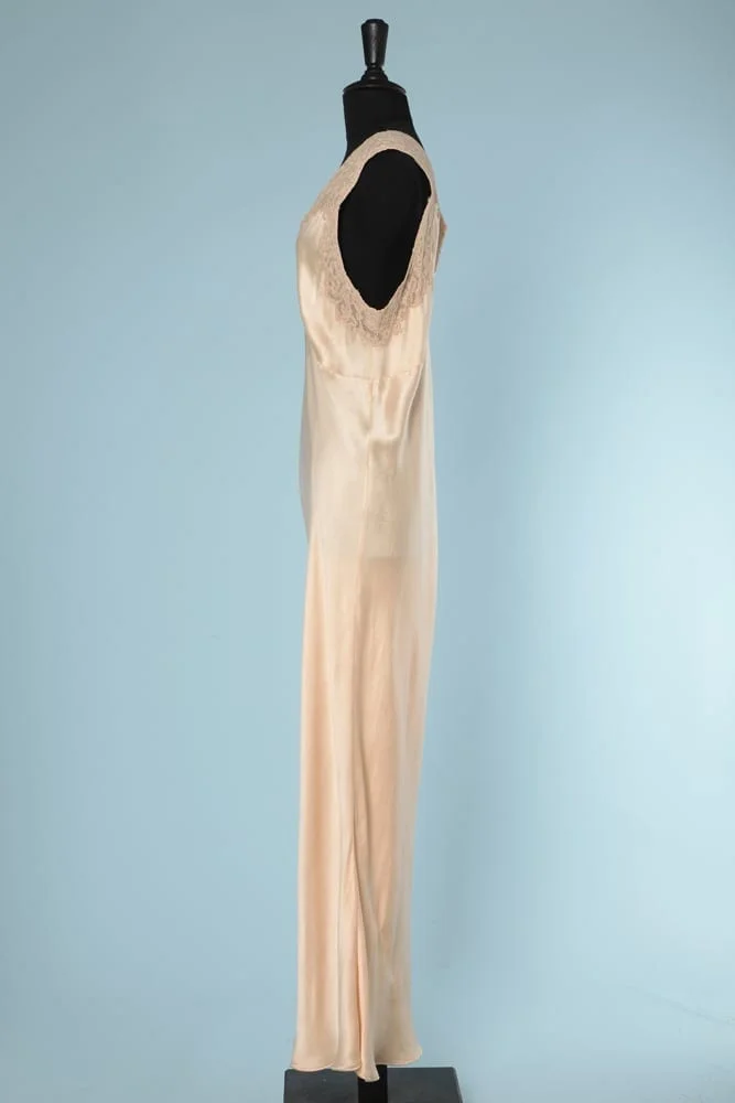 n5870_chemise_nuit_satin_dentelle_1930_taille_38_40_pic001