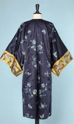 n5884_kimono_satin_soie_bleu_brode_pic001