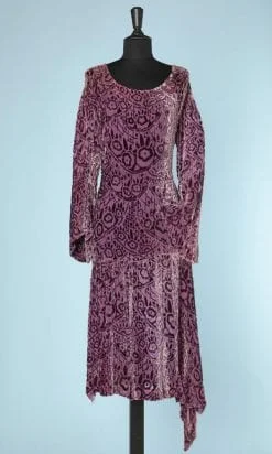 n5898_robe_mousseline_soie_velours_devore_lilas_1920_avec_larges_manches_arrondies_bas_plis_asymetrique_taille_42_44_pic001