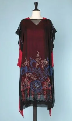 n5905_ensemble_robe_rouge_crepe_mousseline_noire_perlee_1920_taille_40_pic001