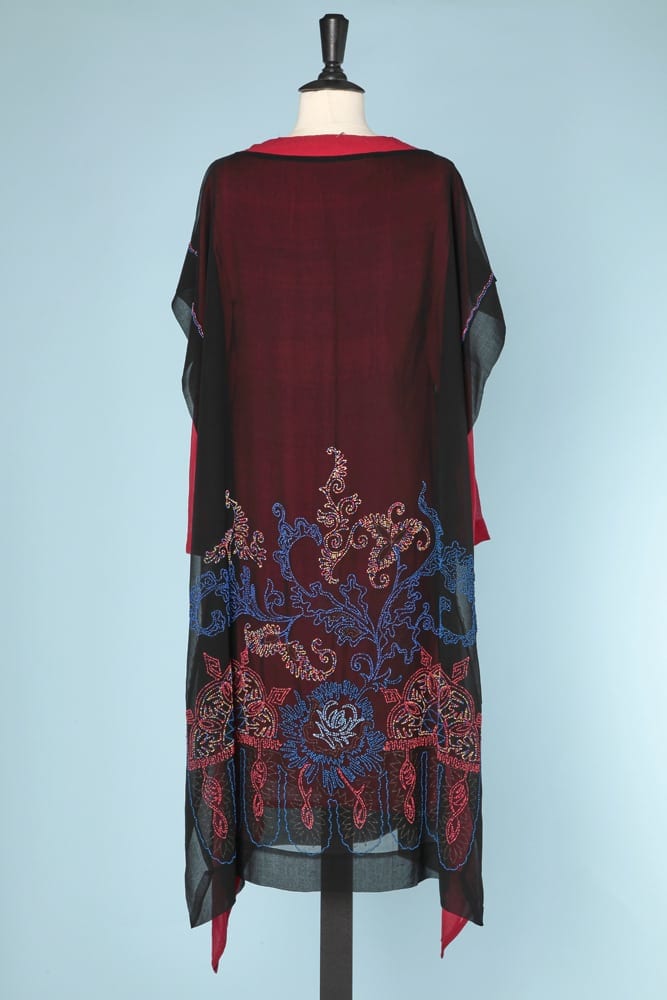 n5905_ensemble_robe_rouge_crepe_mousseline_noire_perlee_1920_taille_40_pic001
