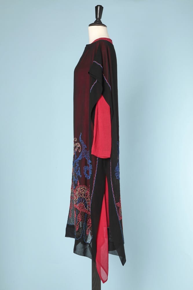 n5905_ensemble_robe_rouge_crepe_mousseline_noire_perlee_1920_taille_40_pic001