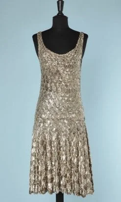 n5796_robe_1925_entierement_pailletee_perlee_ecailles_taille_36_pic001