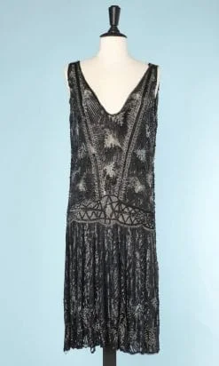 n5802_robe_1925_tulle_brode_paillettes_mates_perles_argentees_taille_38_40_pic001