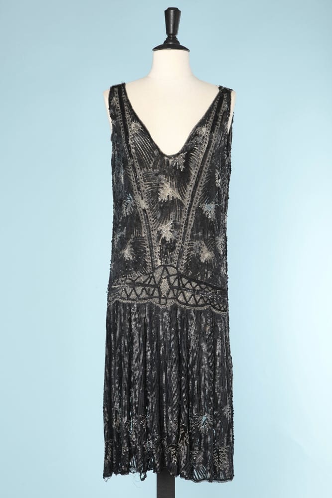 n5802_robe_1925_tulle_brode_paillettes_mates_perles_argentees_taille_38_40_pic001