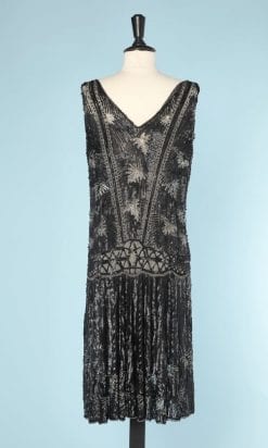 n5802_robe_1925_tulle_brode_paillettes_mates_perles_argentees_taille_38_40_pic001
