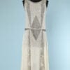 n5821_robe_1925_voile_coton_blanc_perlee_vermicelle_blanc_argent_taille_38_pic001