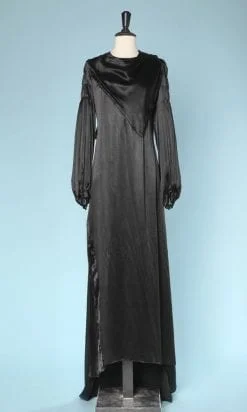 n6021_robe_satin_soie_noir_traine_plisse_manches_taille_40_pic001