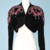 n5036_bolero_velours_noir_brode_chenille_rose_perles_or_taille42_44_pic005