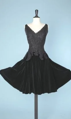 n5042_robe_velours_guipure_noire_1950_taille36_38_pic001