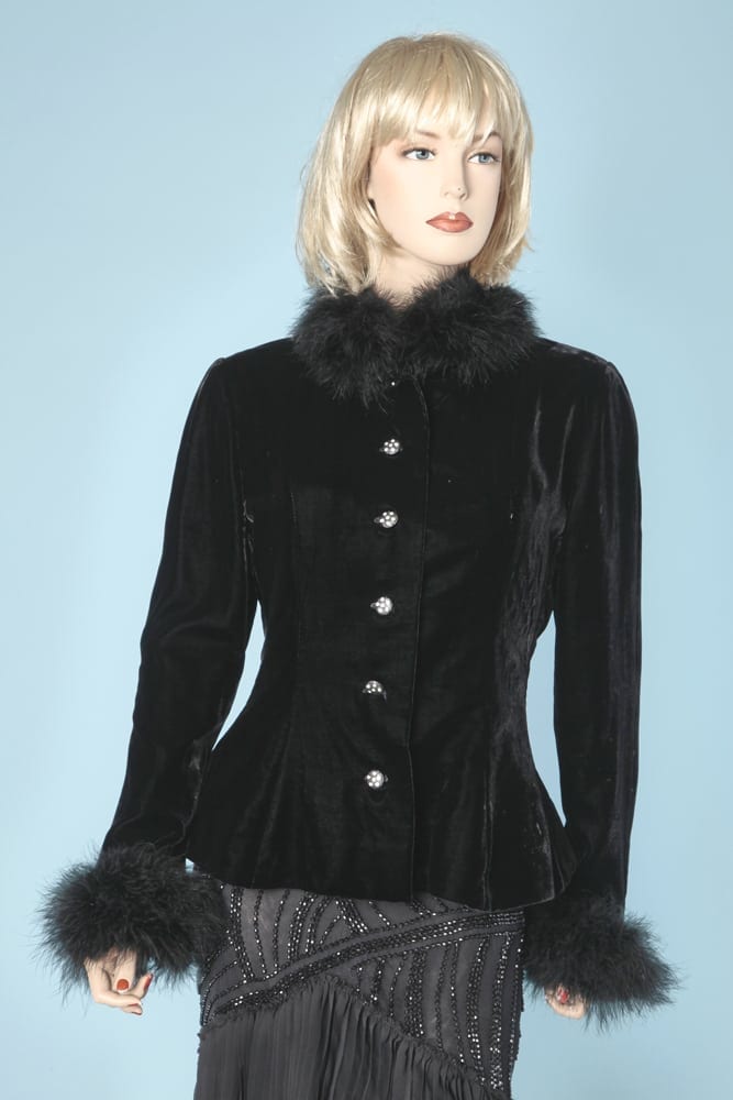 n5057_veste_velours_noir_borde_cygne_boutons_strass_nina_ricci_taille_38_40_pic008