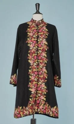 n6292_veste_cachemire_noir_brode_couleurs_point_chevrette_taille_38_40_pic001