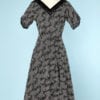 Robe de cocktail en faille noire brodée de feuillage blanc 1950