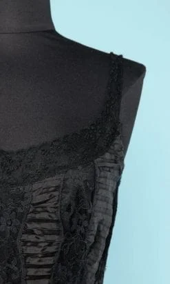 n6384_robe_1950_faille_noire_dentelle_34_pic001