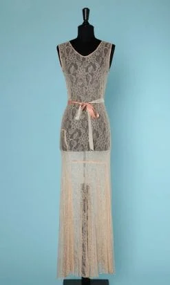 n6418_robe_dentelle_soie_1930_maxi_motifs_feuilles_fleurs_rubans_bicolores_34_pic001