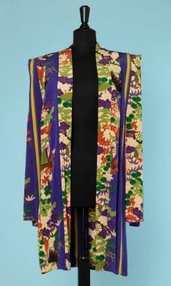 n6433_kimono_soie_violet_imprime_japonisant_griffe_izbiz_pic001