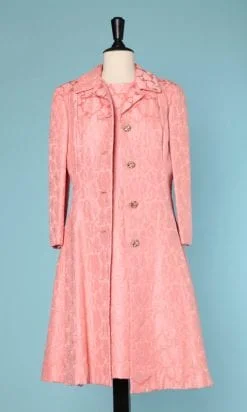 n6451_tailleur_robe_manteau_1960_lin_satin_broche_rose_elisabeth_arden_38_40_pic001