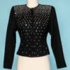 n6470_veste_crepe_noir_1940_epaulee_incruste_clous_argentes_boutonnees_series_3_boutons_taille_36_38_pic001