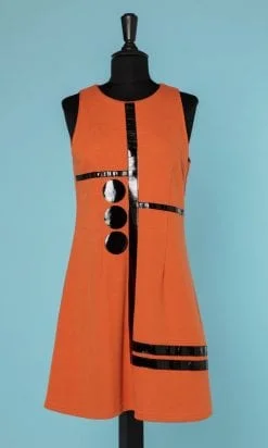 Robe en jersey de laine orange et vinyle noir 1970