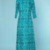 Longue robe en soie bleue turquoise 1970